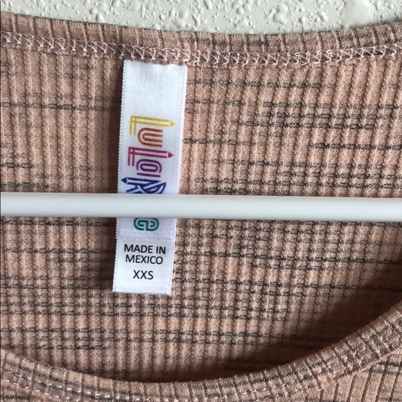 LulaRoe Classic T - Picture 3 of 4